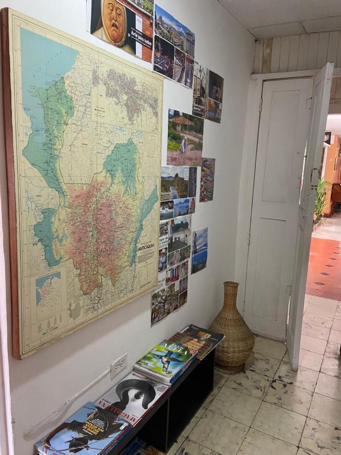 Hostal Casa Las Tias Medellín Kültér fotó